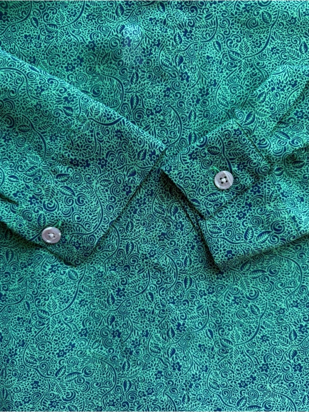 CAbi Green Paisley V-Neck Sheer Blouse Size S Lightweight Flowy Casual - Picture 9 of 14